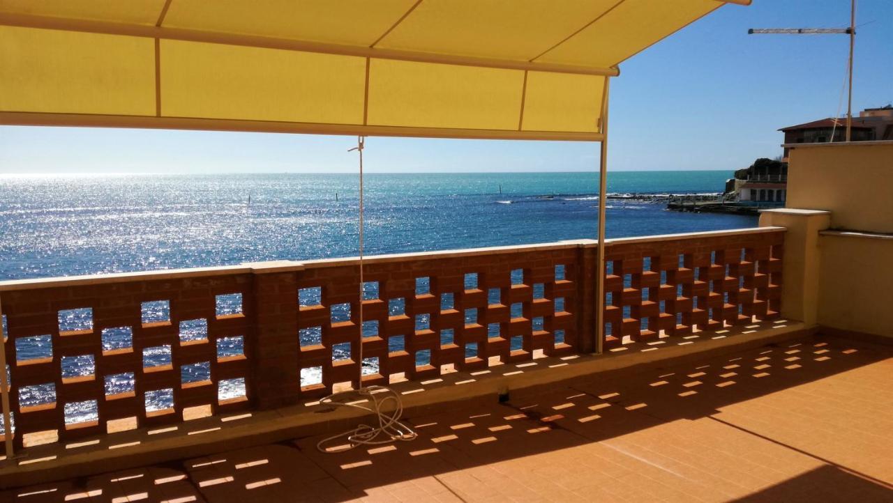 On The Sea Apartment Santa Marinella Ngoại thất bức ảnh