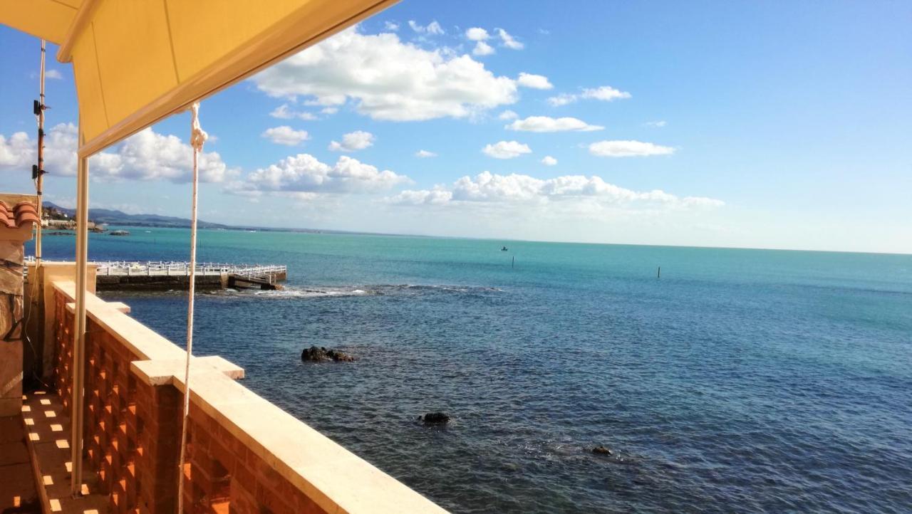On The Sea Apartment Santa Marinella Ngoại thất bức ảnh