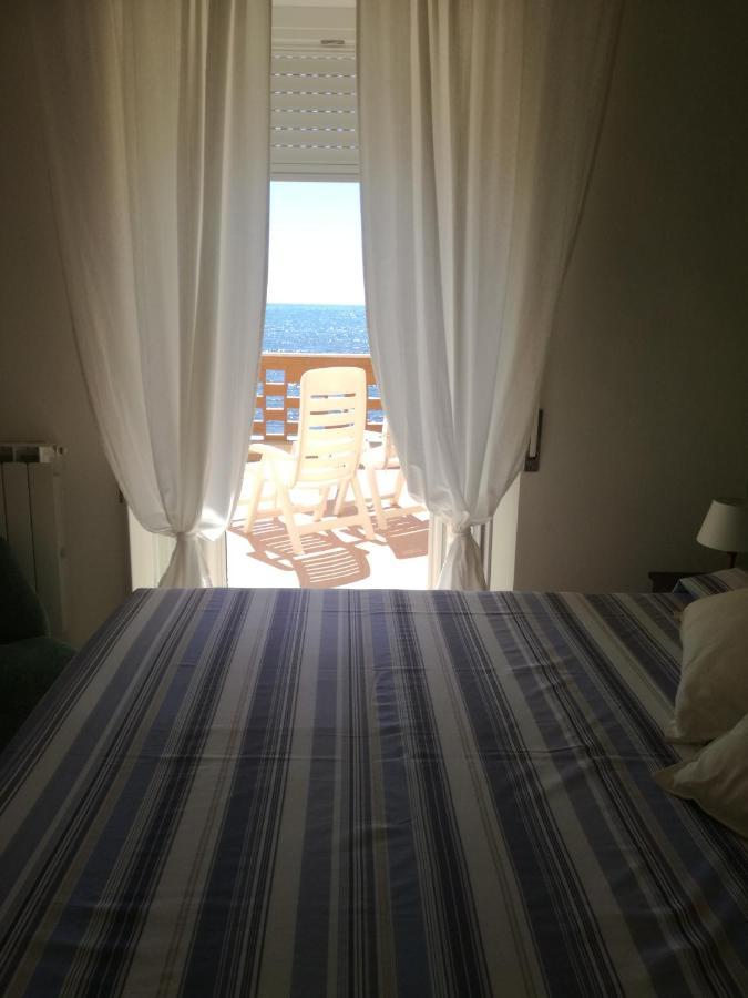 On The Sea Apartment Santa Marinella Ngoại thất bức ảnh