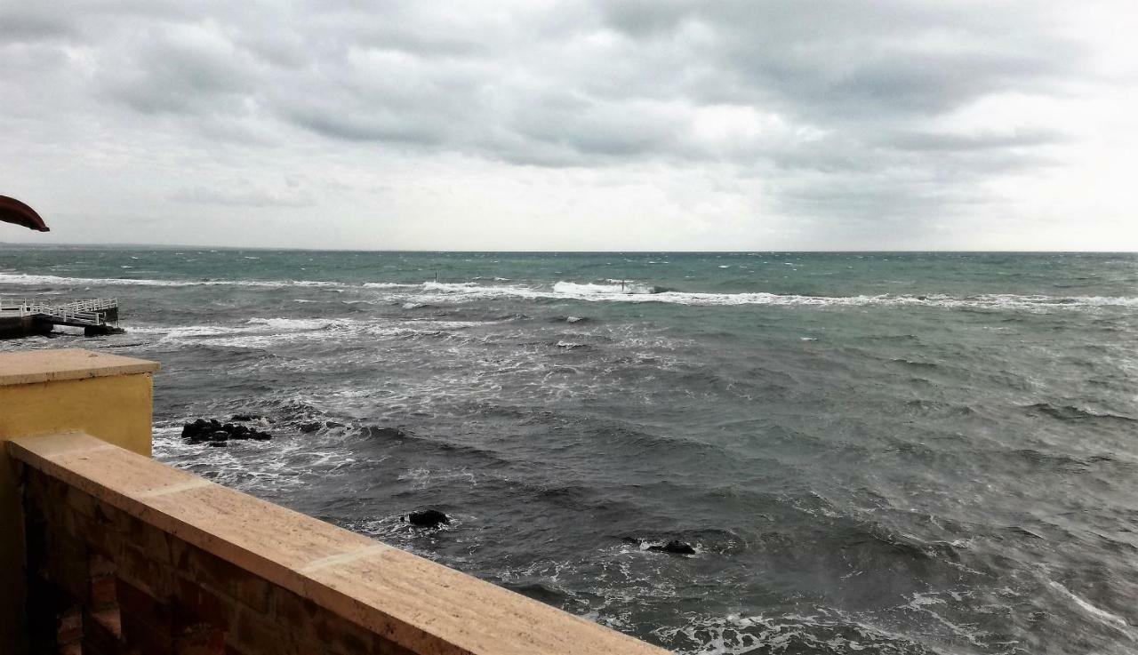 On The Sea Apartment Santa Marinella Ngoại thất bức ảnh