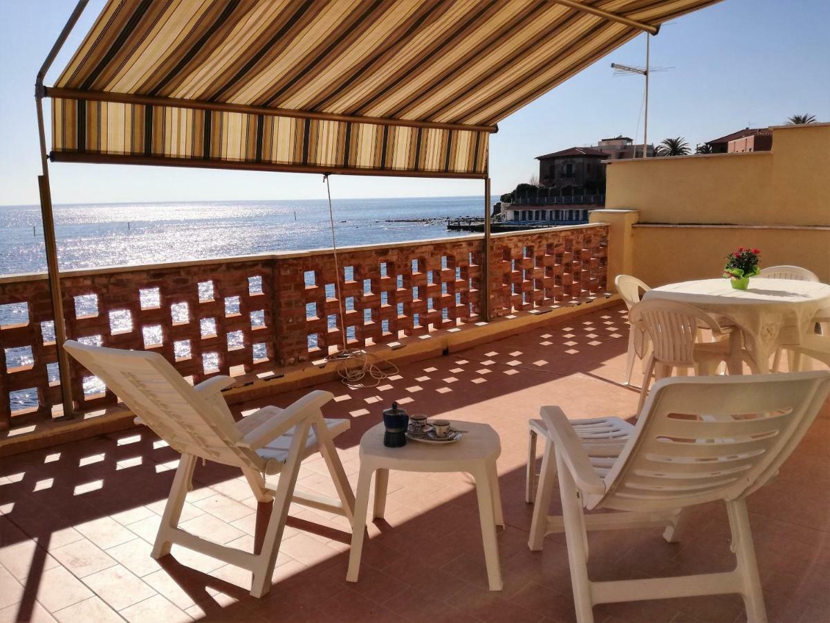 On The Sea Apartment Santa Marinella Ngoại thất bức ảnh