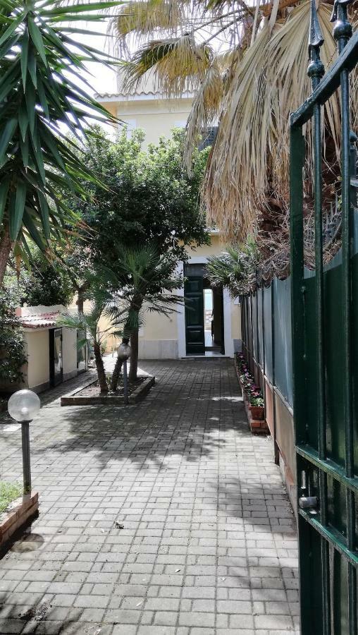 On The Sea Apartment Santa Marinella Ngoại thất bức ảnh